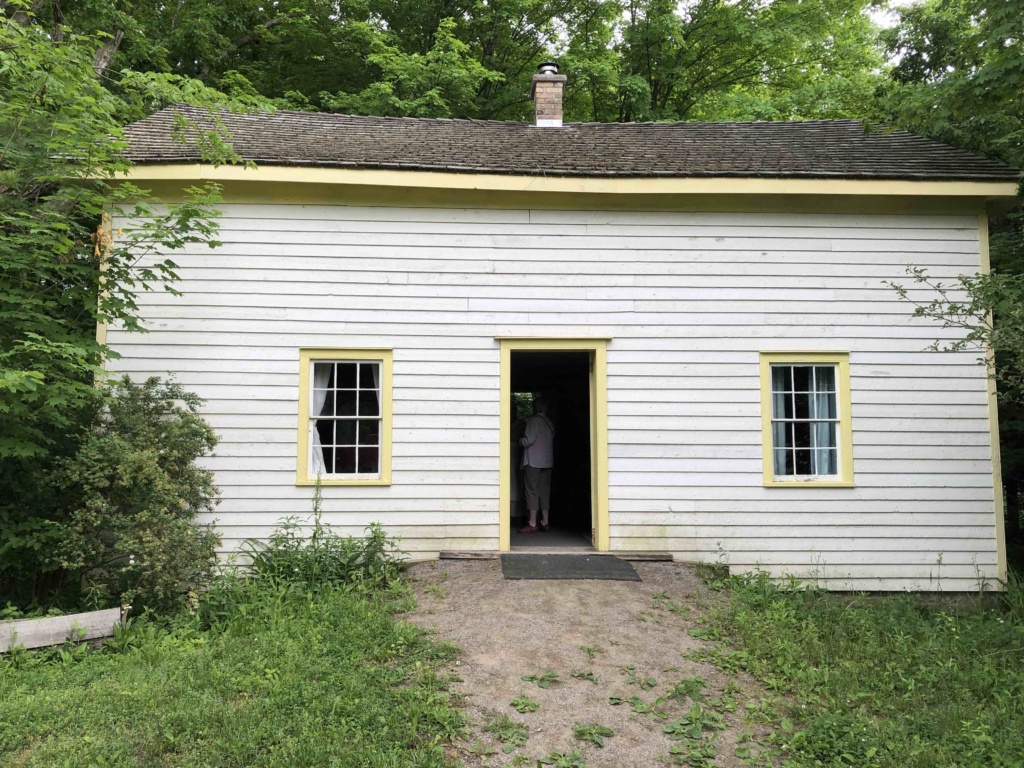pioneer home at the time of the Loyalists in Ontario